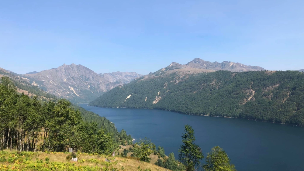 A beautiful lake between two mountains