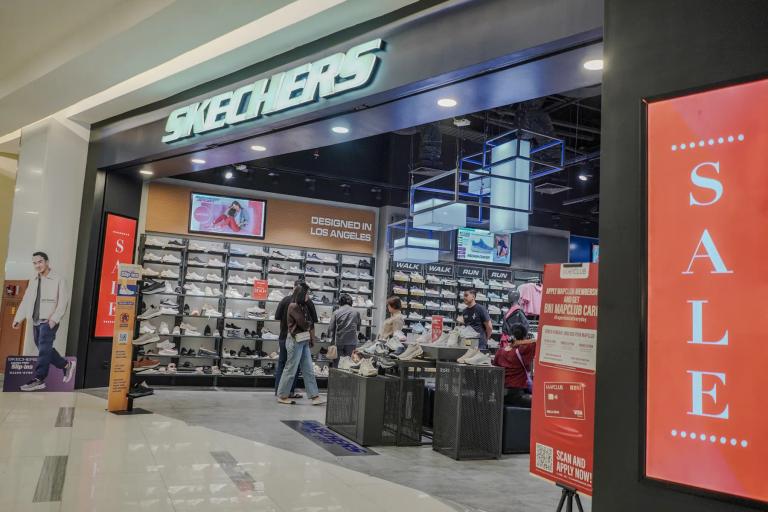 Skechers