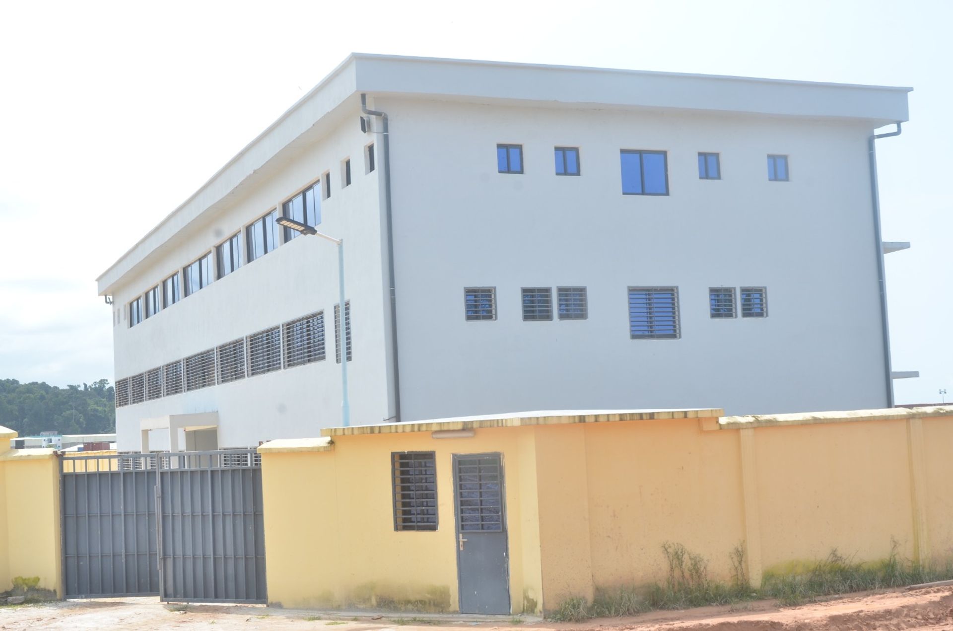 SCI AFG. Entrepôt, Magasins et Bureaux à Louer en Zone Portuaire Kribi
