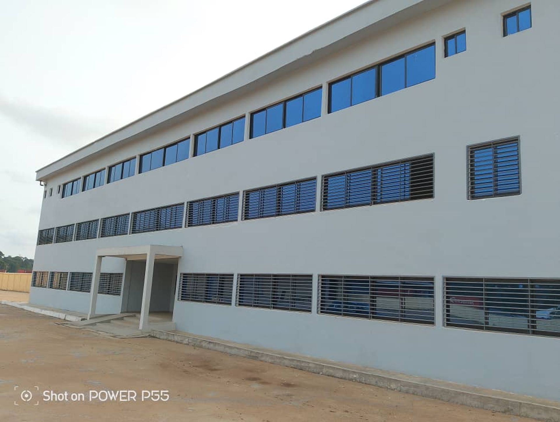 SCI AFG. Entrepôt, Magasins et Bureaux à Louer en Zone Portuaire Kribi