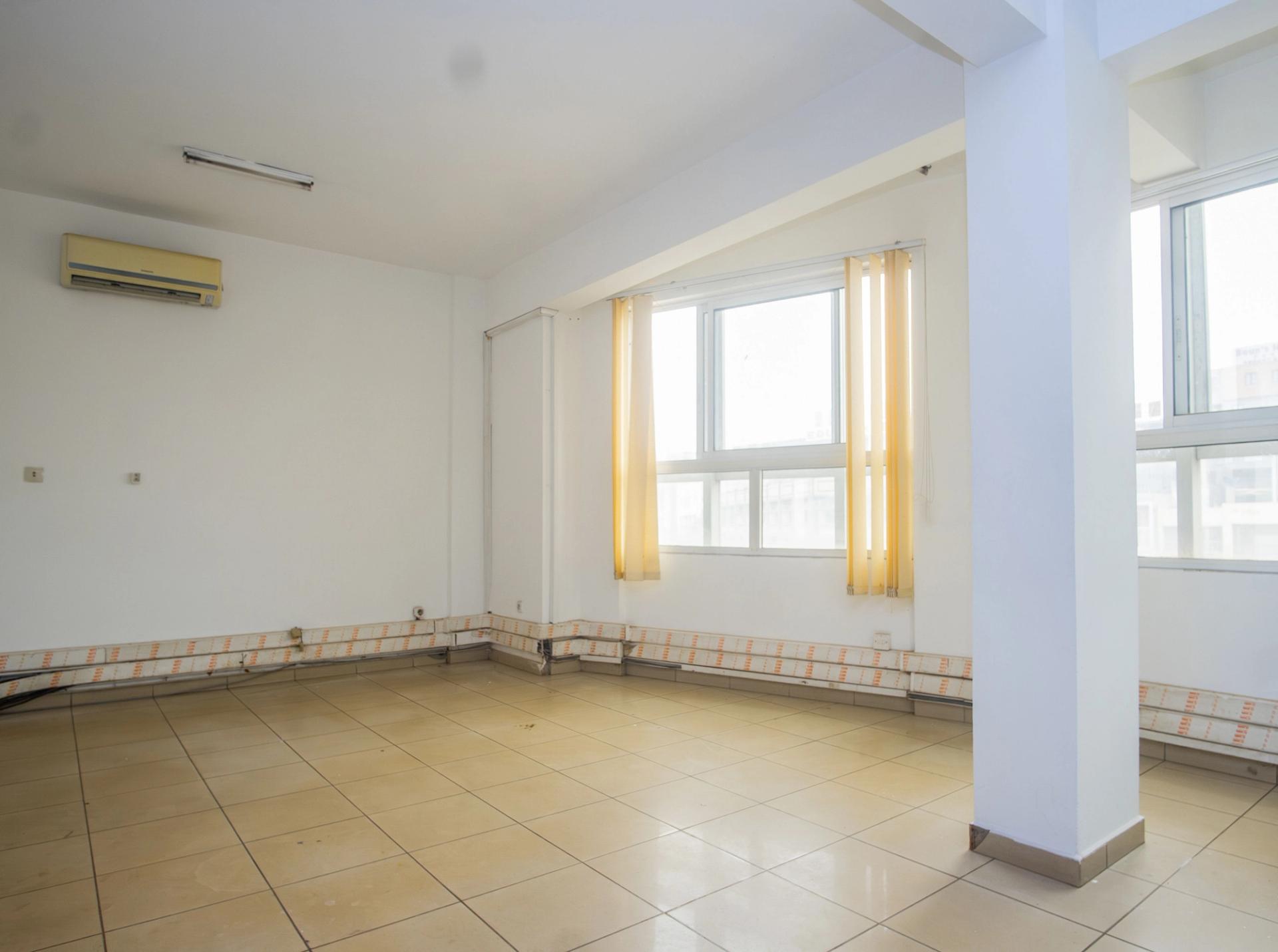 Bureau à louer, Marche Centrale Immeuble CCA - SCI AFG