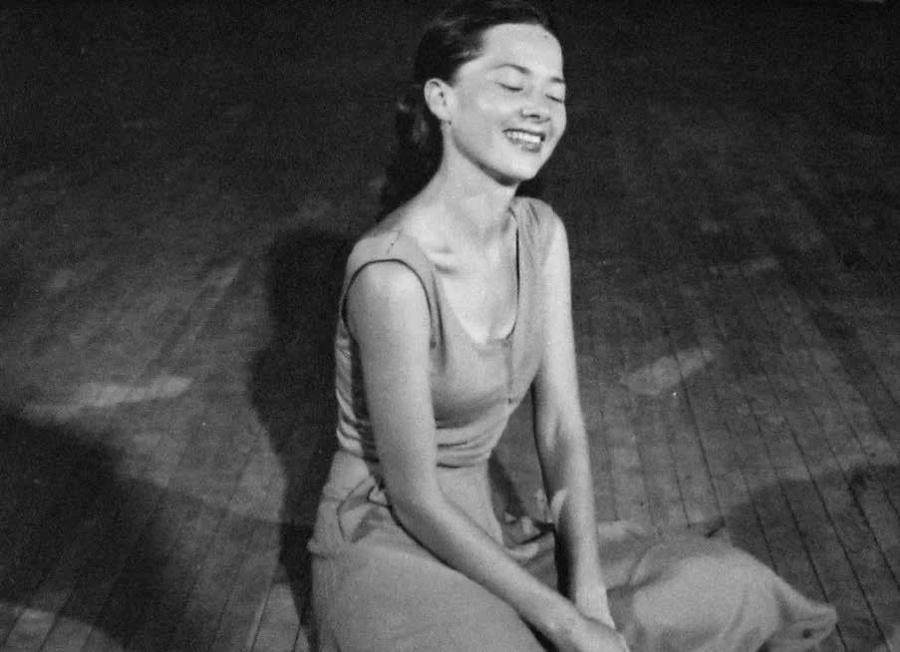 Elizabeth Schmitt Jennerjahn in Merce Cunningham's dance class.