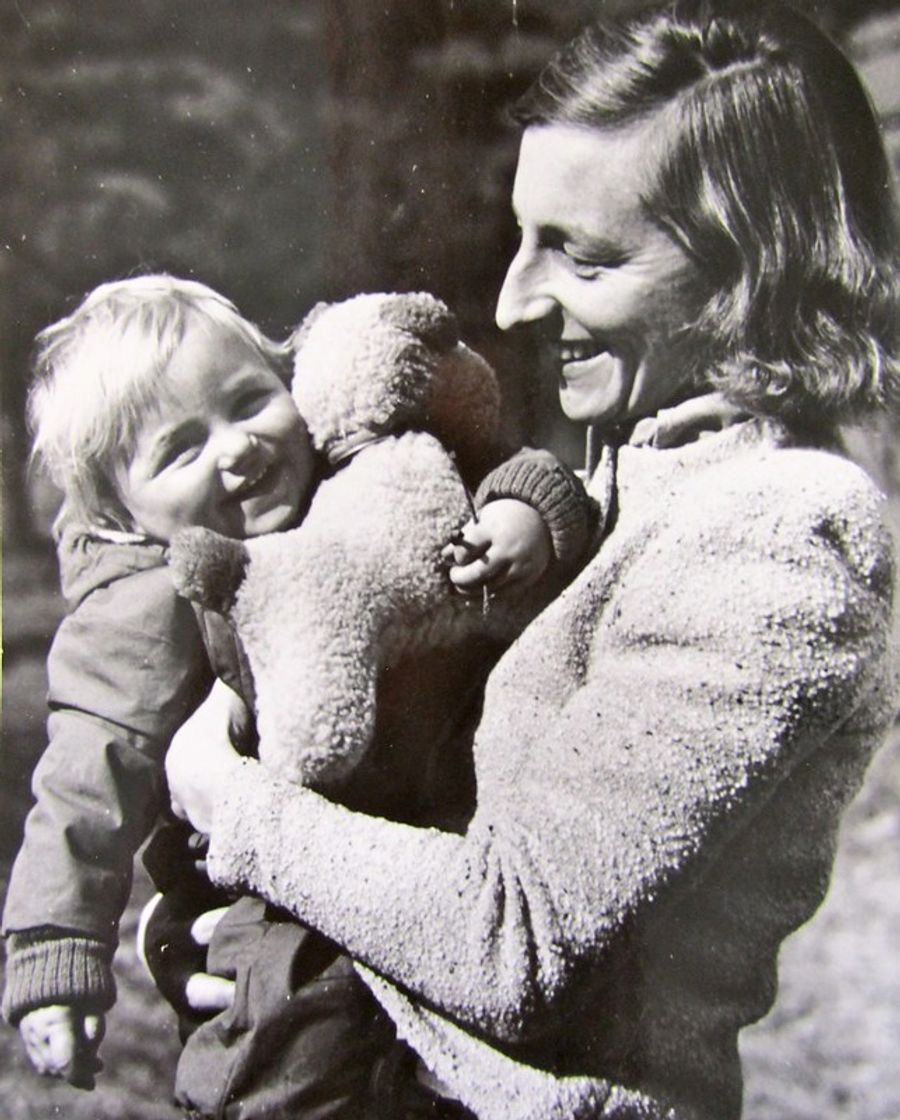 Beate and Bobby Dreier, Dec 1947