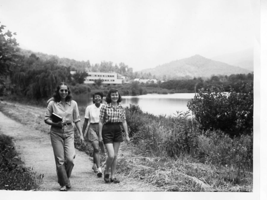 Patsy Lynch, Vesta Martin, and Fanny Hobart by Lake Eden.