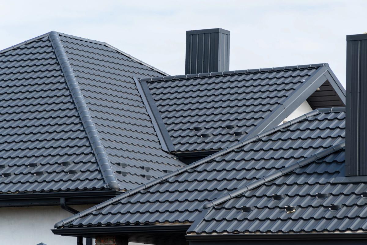 What Is the Lowest Pitch for a Shingle Roof? Key Insights Explained