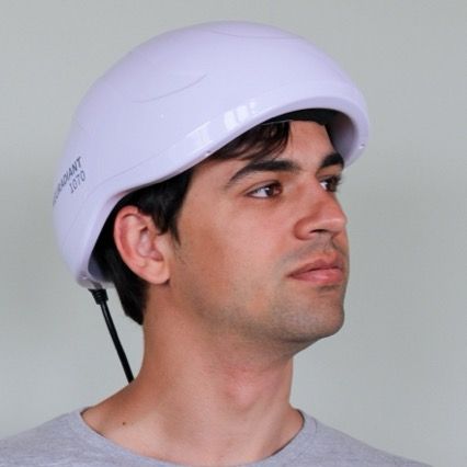 Young man wearing a Neuronic helmet