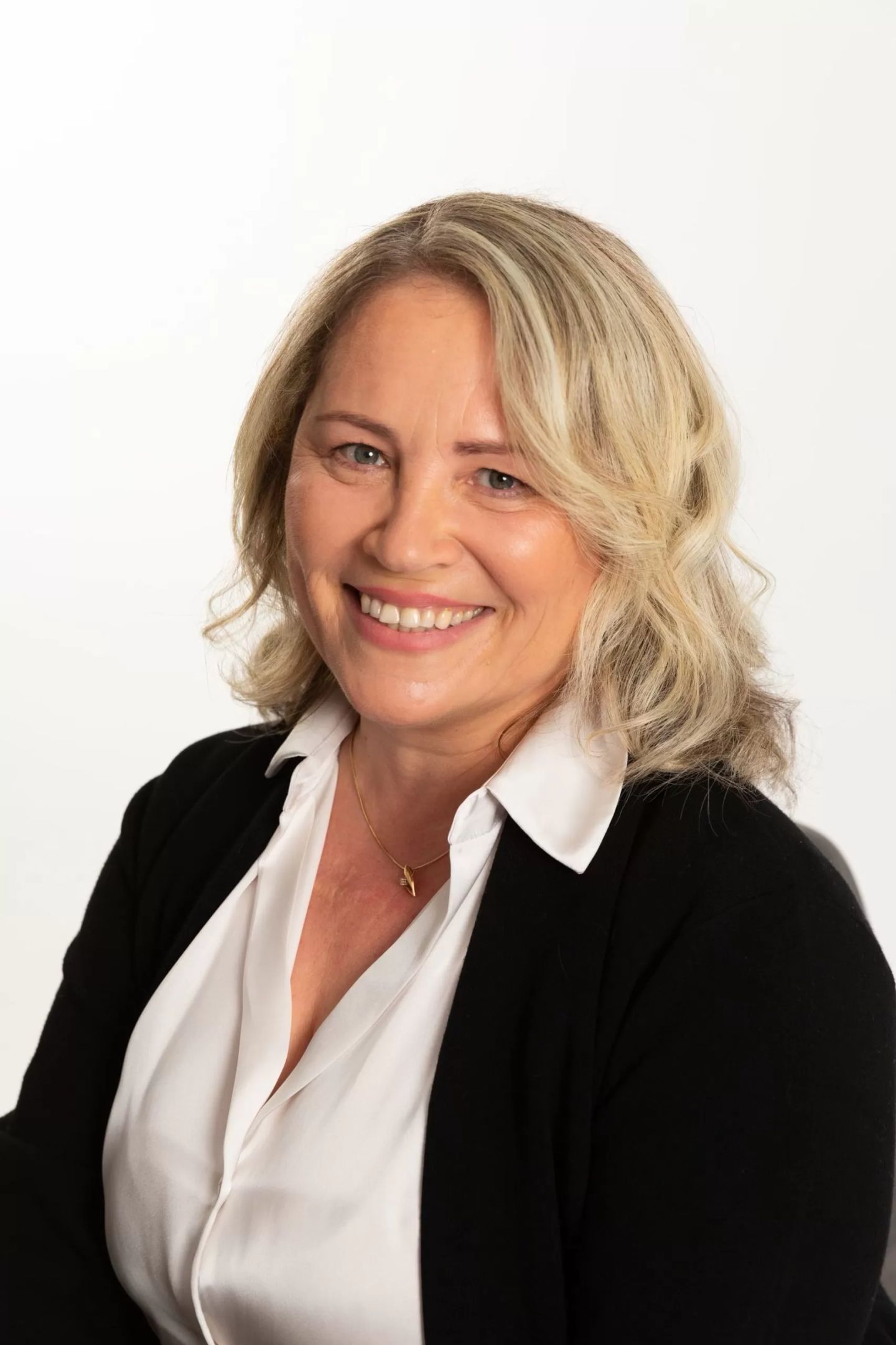 Dr. Julia Reznik