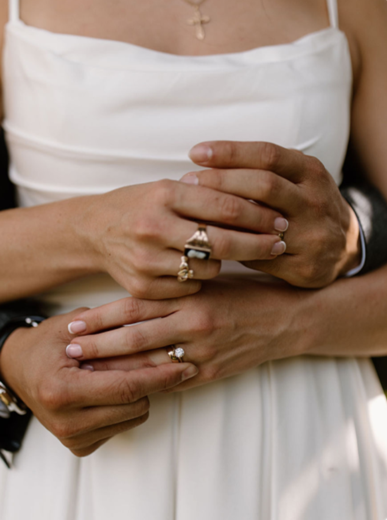 Universal connection - multilingual wedding website