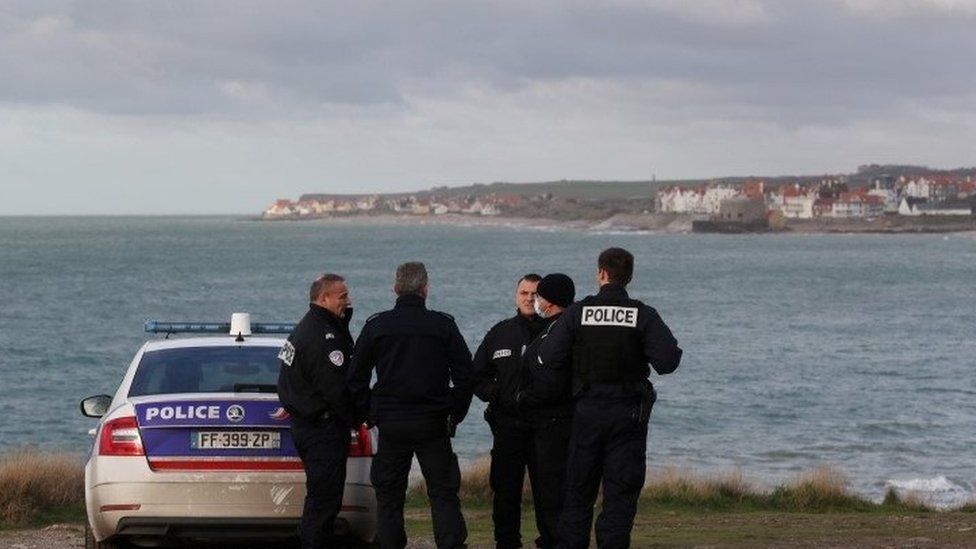 Channel migrants: France wants 'serious' talks with UK