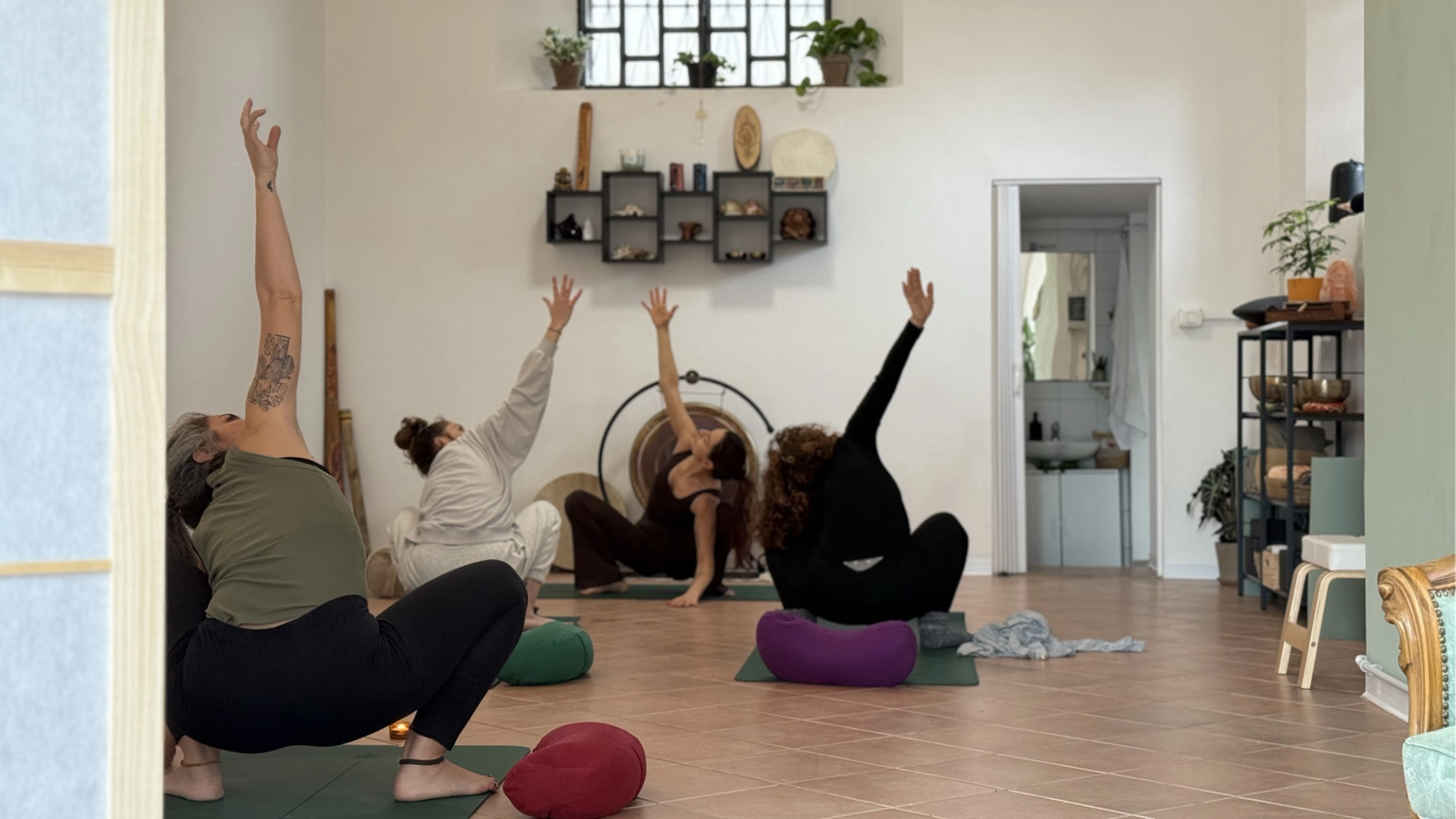 Studio Olyma - Yoga class
