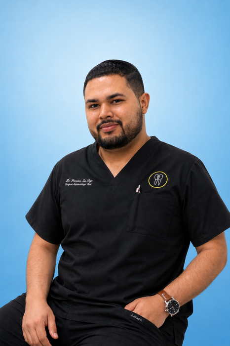 Dr. Francisco Sandigo Salazar - en OdontoMédica