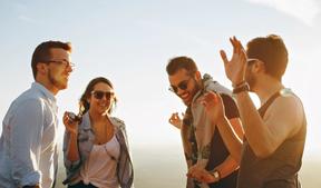 How to keep in touch with your best friends