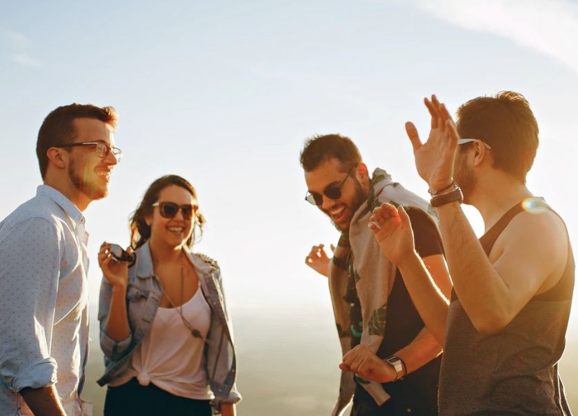 How to keep in touch with your best friends