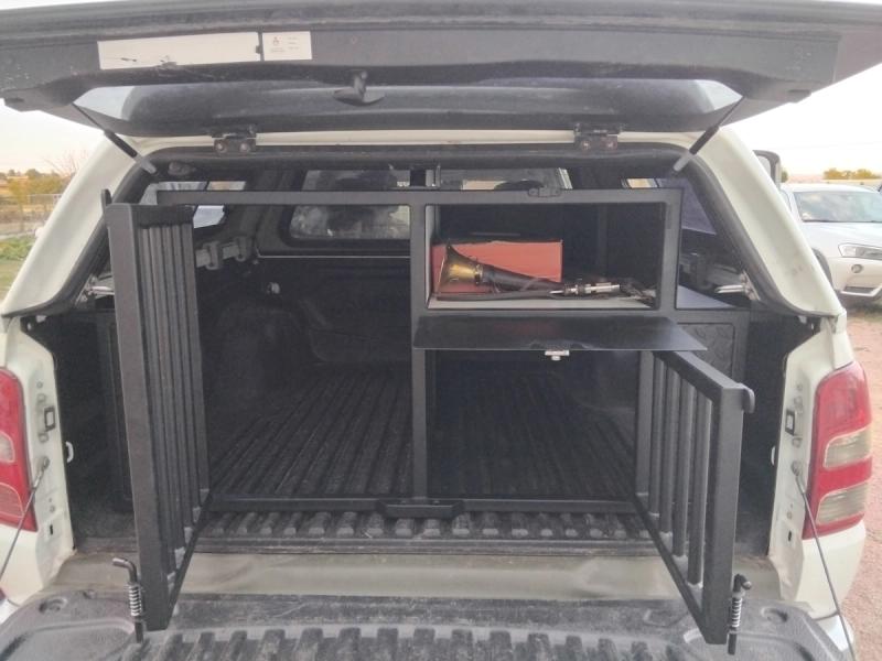 Caisse à chien dans hard top