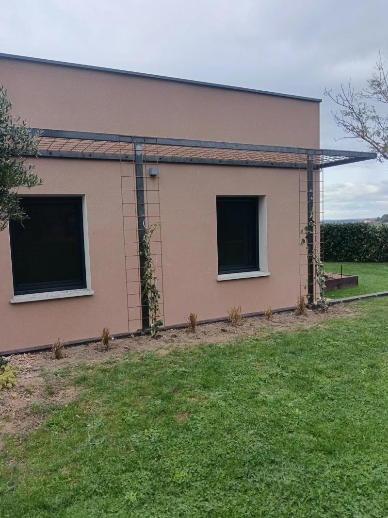 Pergola sur-mesure réalisé par DeniSoudure à Roanne