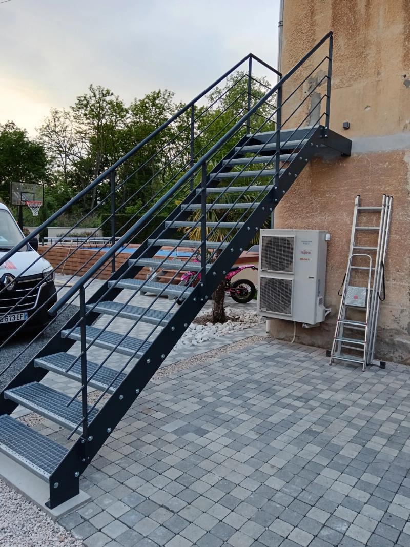 Escalier sur-mesure réalisé par DeniSoudure à Roanne
