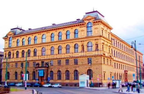 Институт прикладного искусства 
