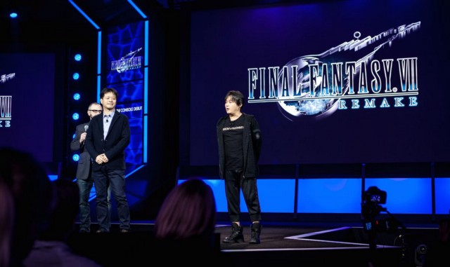 На мероприятии Sony PlayStation Experience в 2015 году продюсер Final Fantasy 7 Remake Йошинори Китасэ и режиссер Тэцуя Номура представили первые общедоступные кадры из игры. | Фотограф: Джонатан Кастильо.