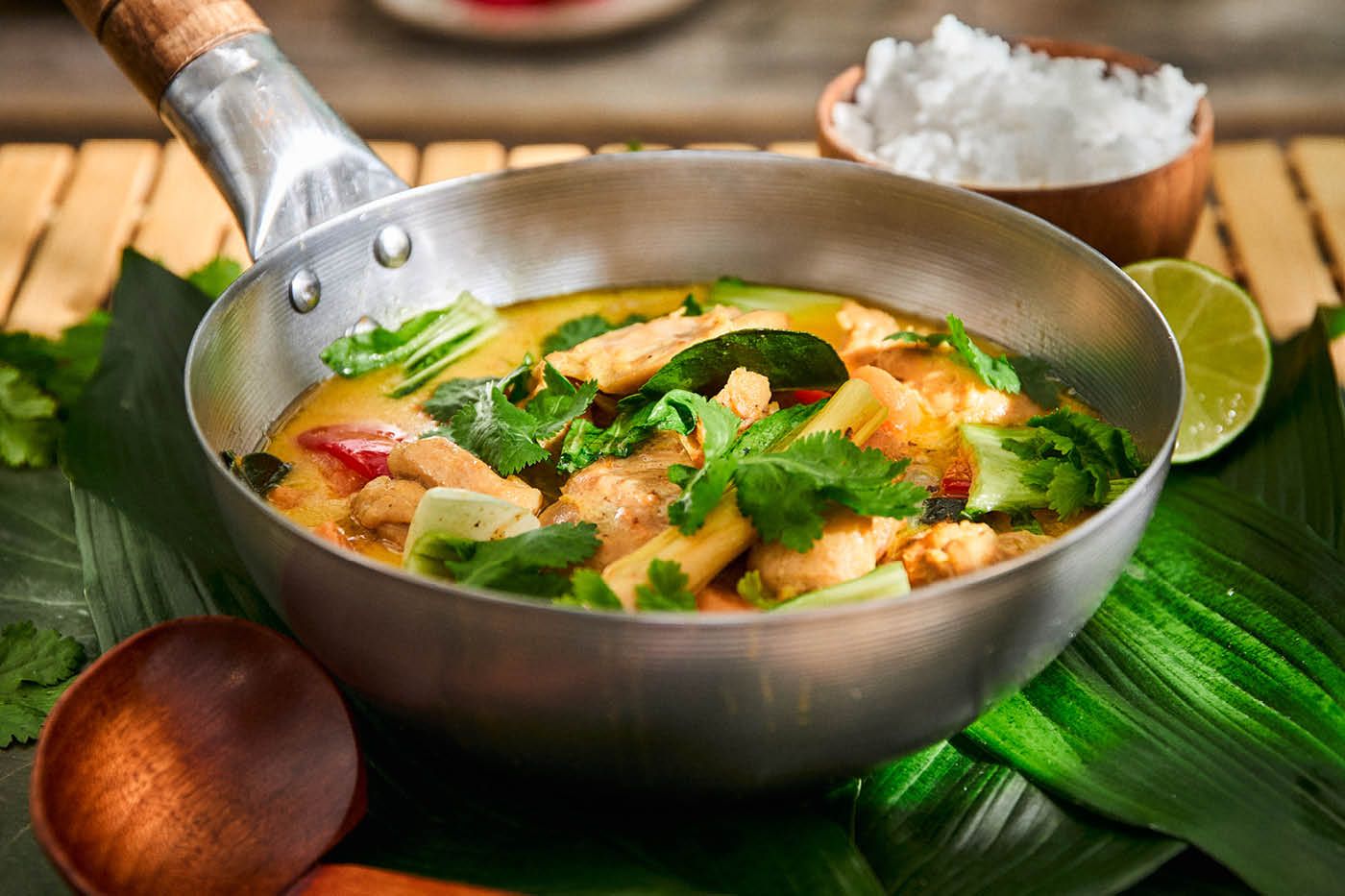 Cà ri gà Saigon - vietnamesisk kycklingcurry med citrongräs och sötpotatis