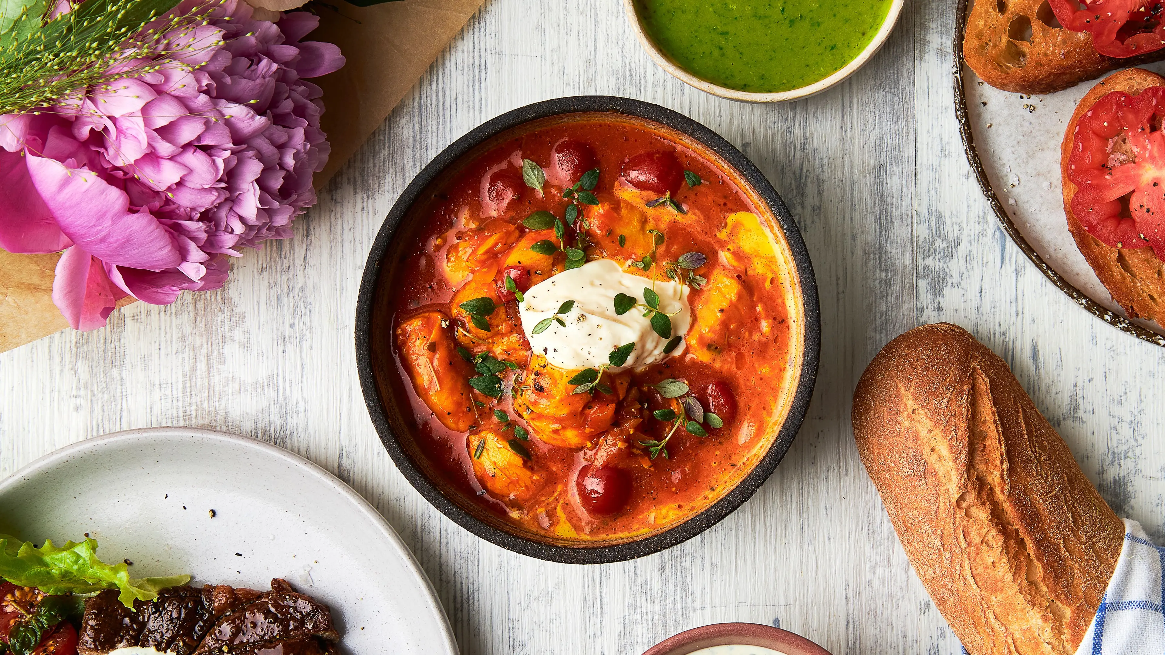 Bouillabaisse med saffran, vitt vin och surdegsbaguette