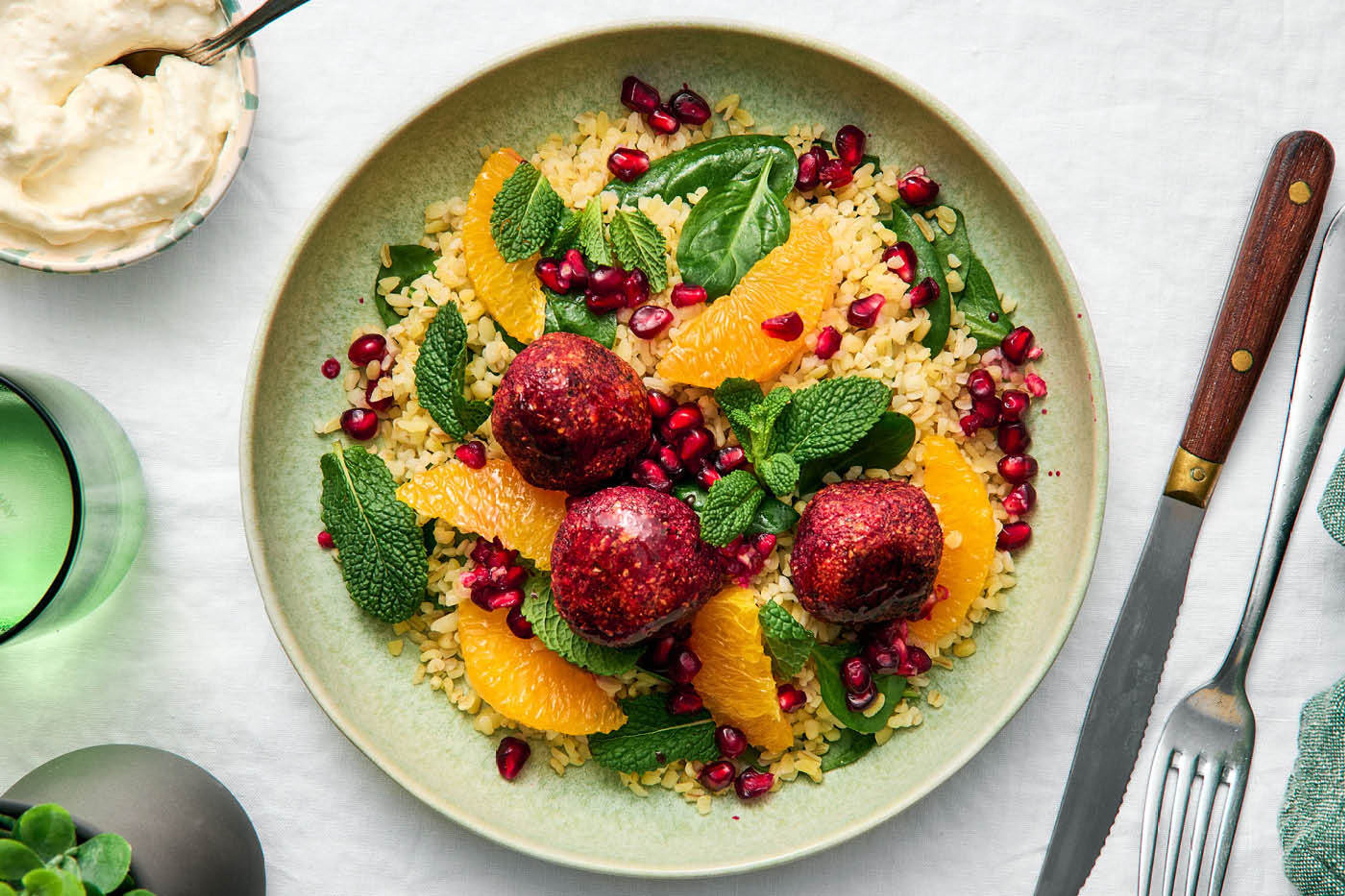 Bulgur med rödbetor och örter