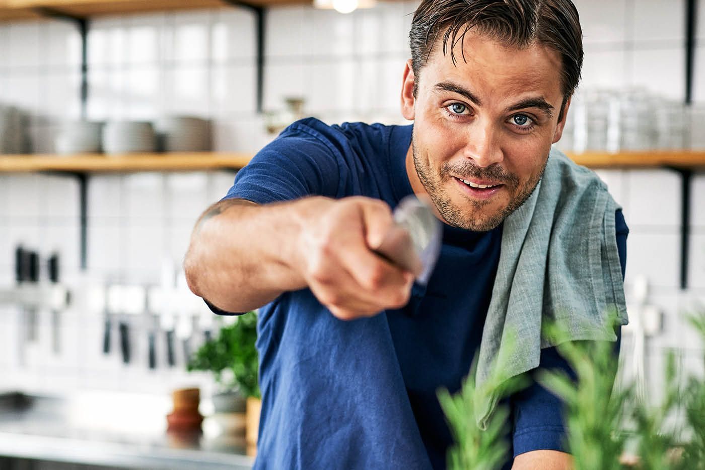 Phillipe Cohen i köksmiljö