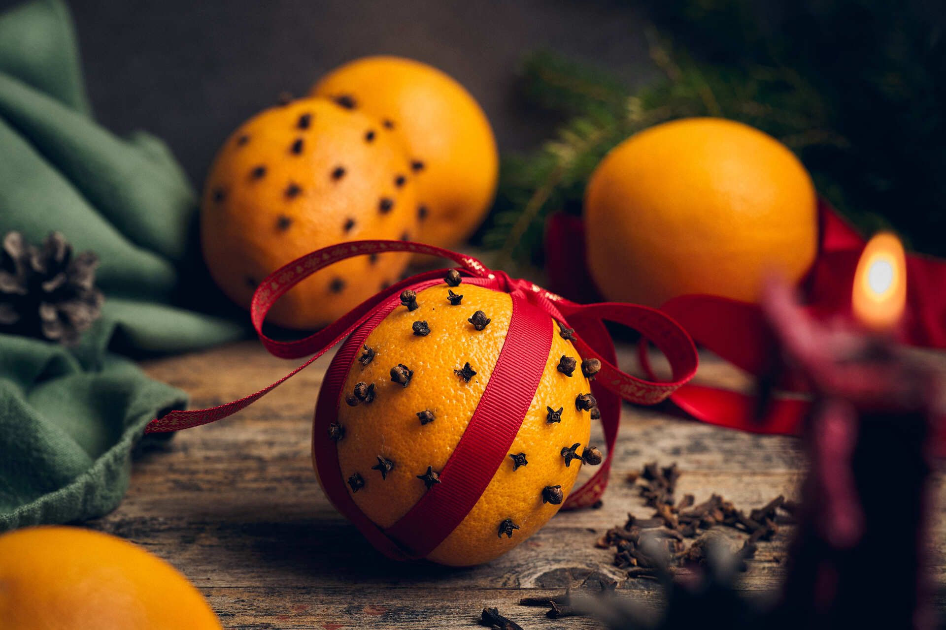 Färdiga julrätter som prinskorv, sillar och köttbullar