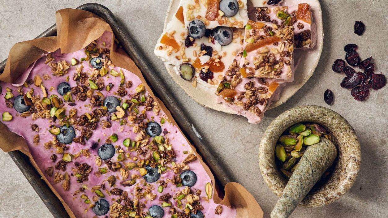 Frozen yoghurt bites