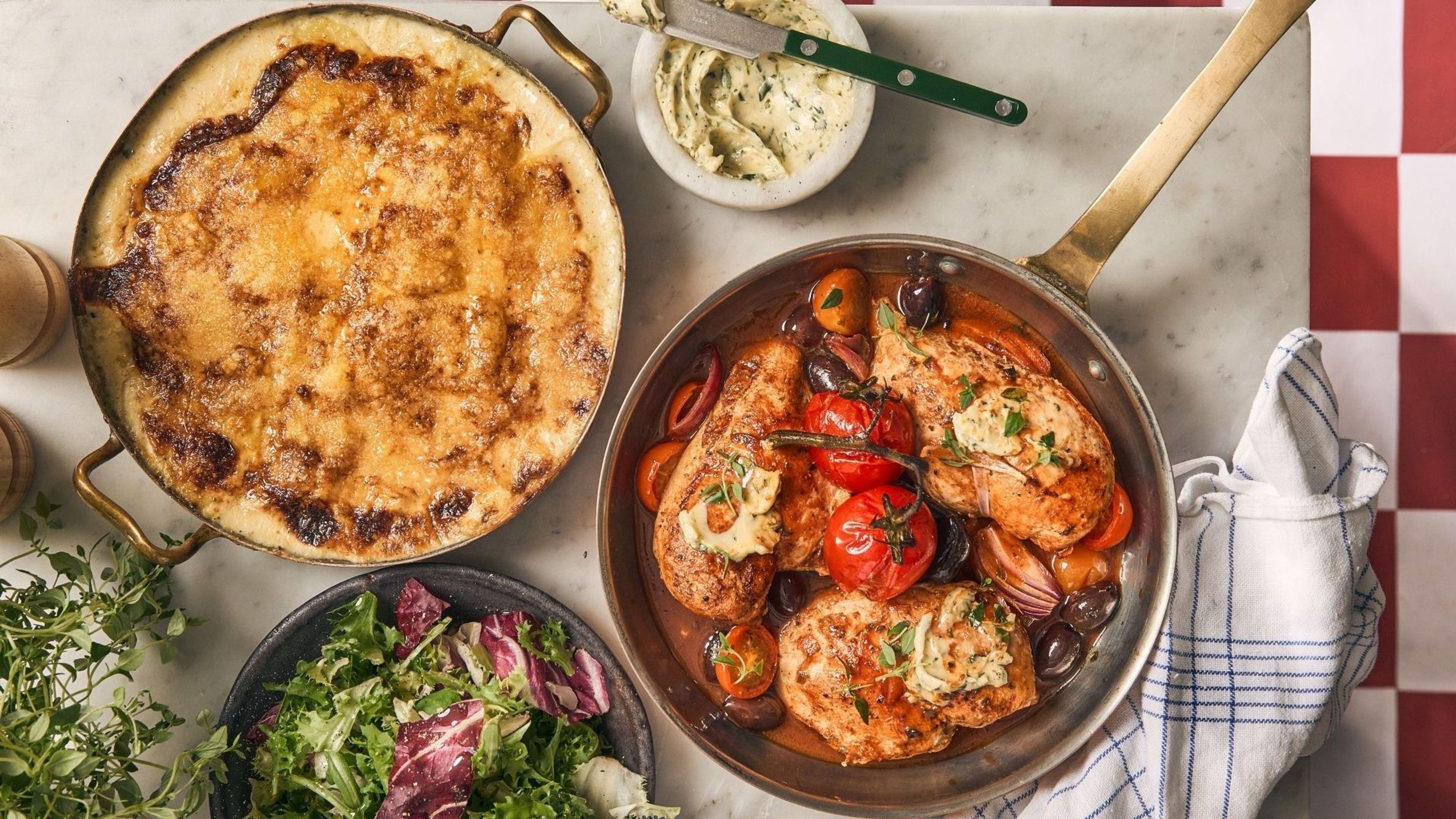 Poulet Provençal – bagt kylling med tomat- og timiansky og kartoffelgratin