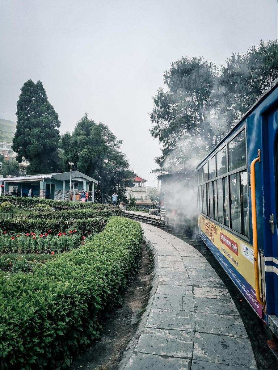 The railway loop around the Batasia