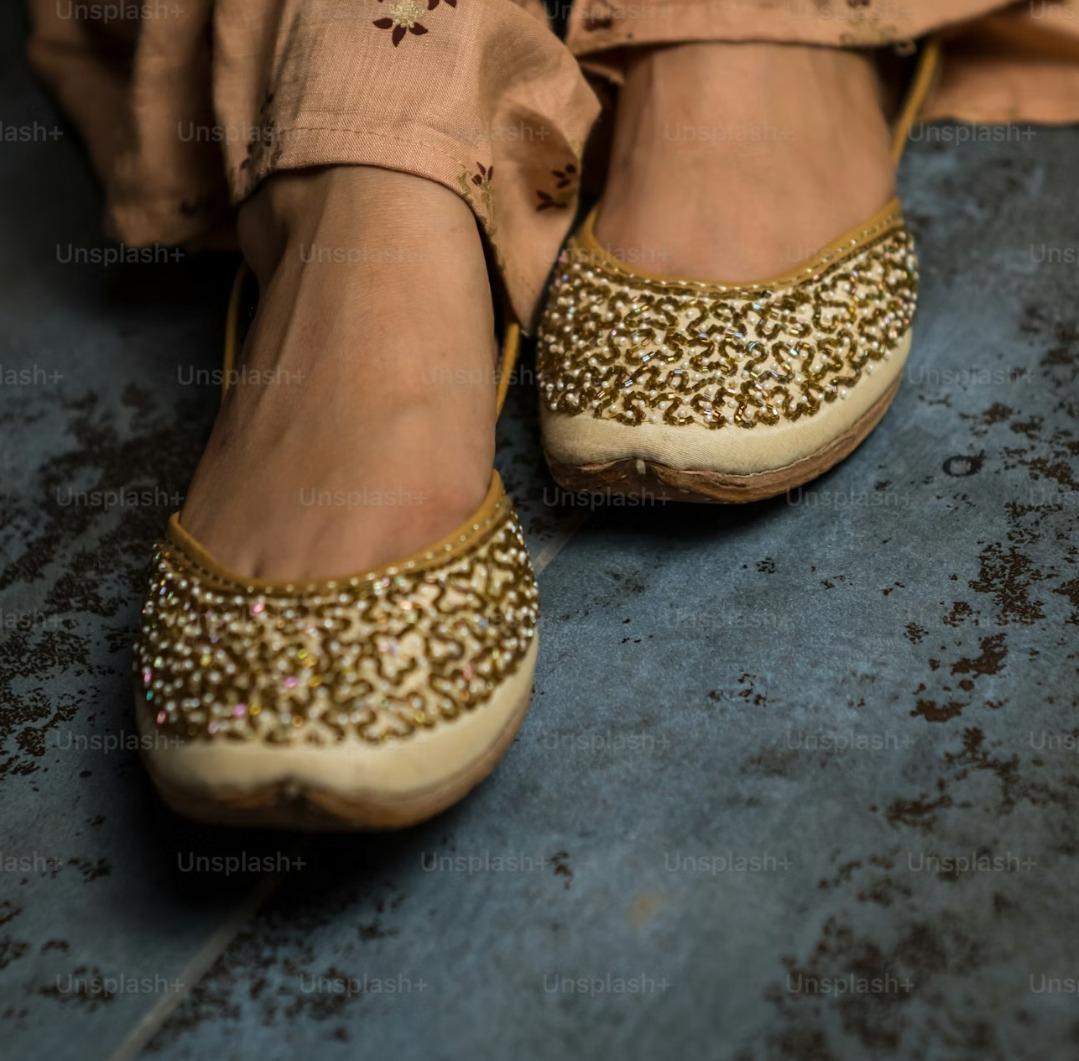 Traditional designer jutti