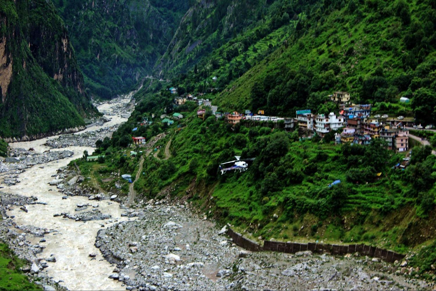 Slightly blurry image of Govindghat