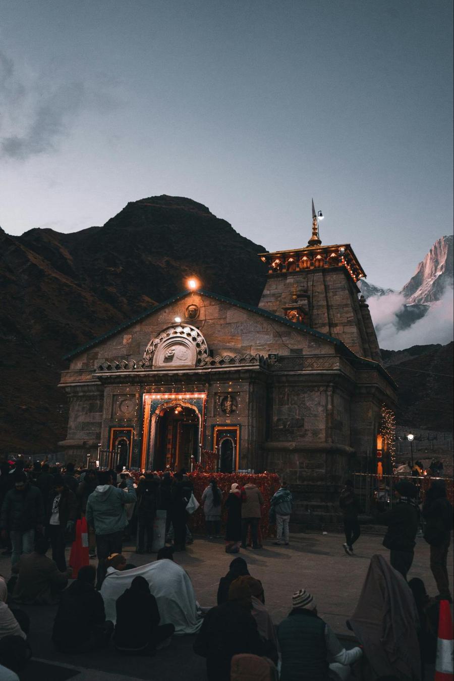Kedarnath Temple, Early morning aarti