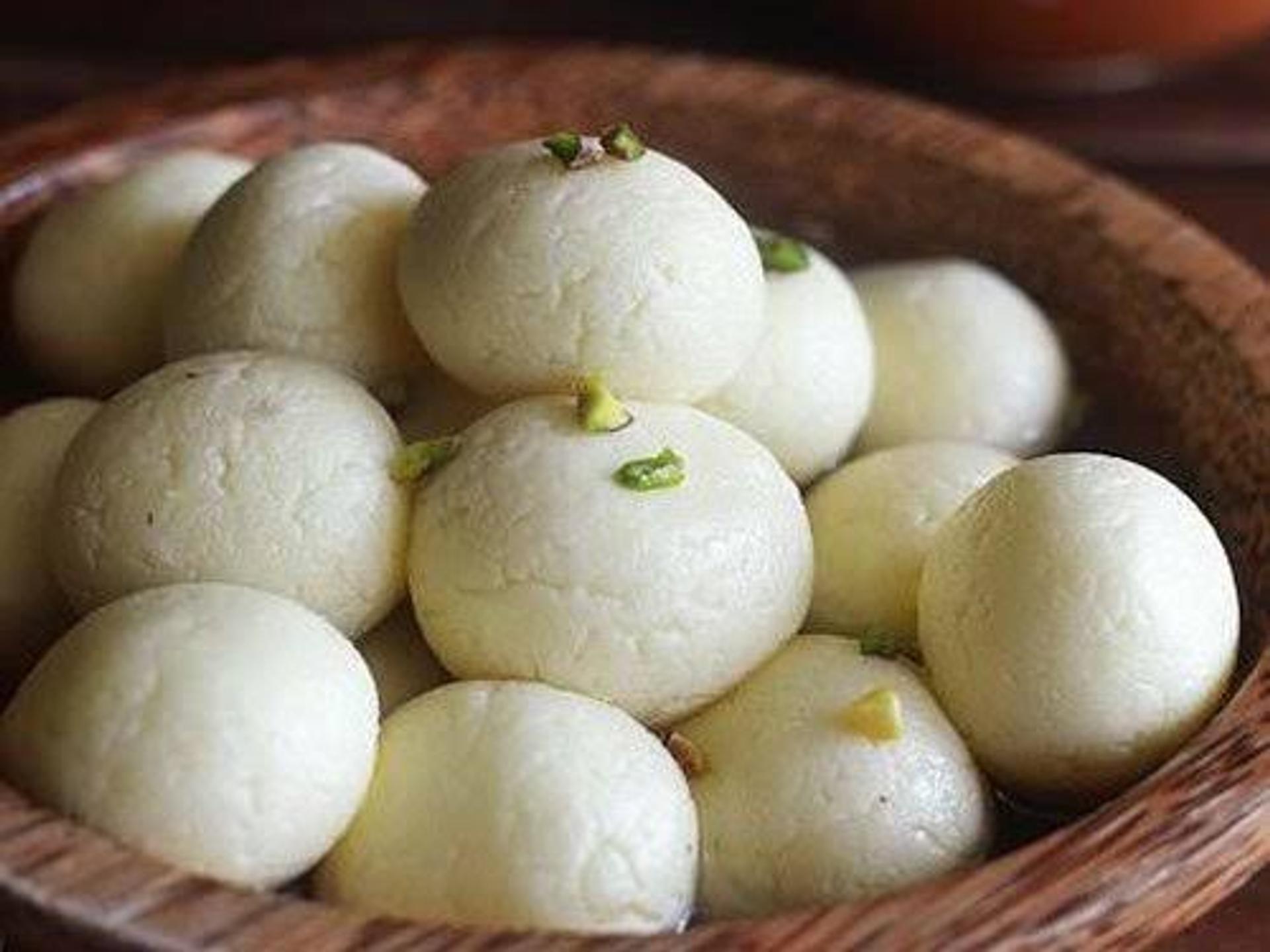 Fluffy Rosogulla