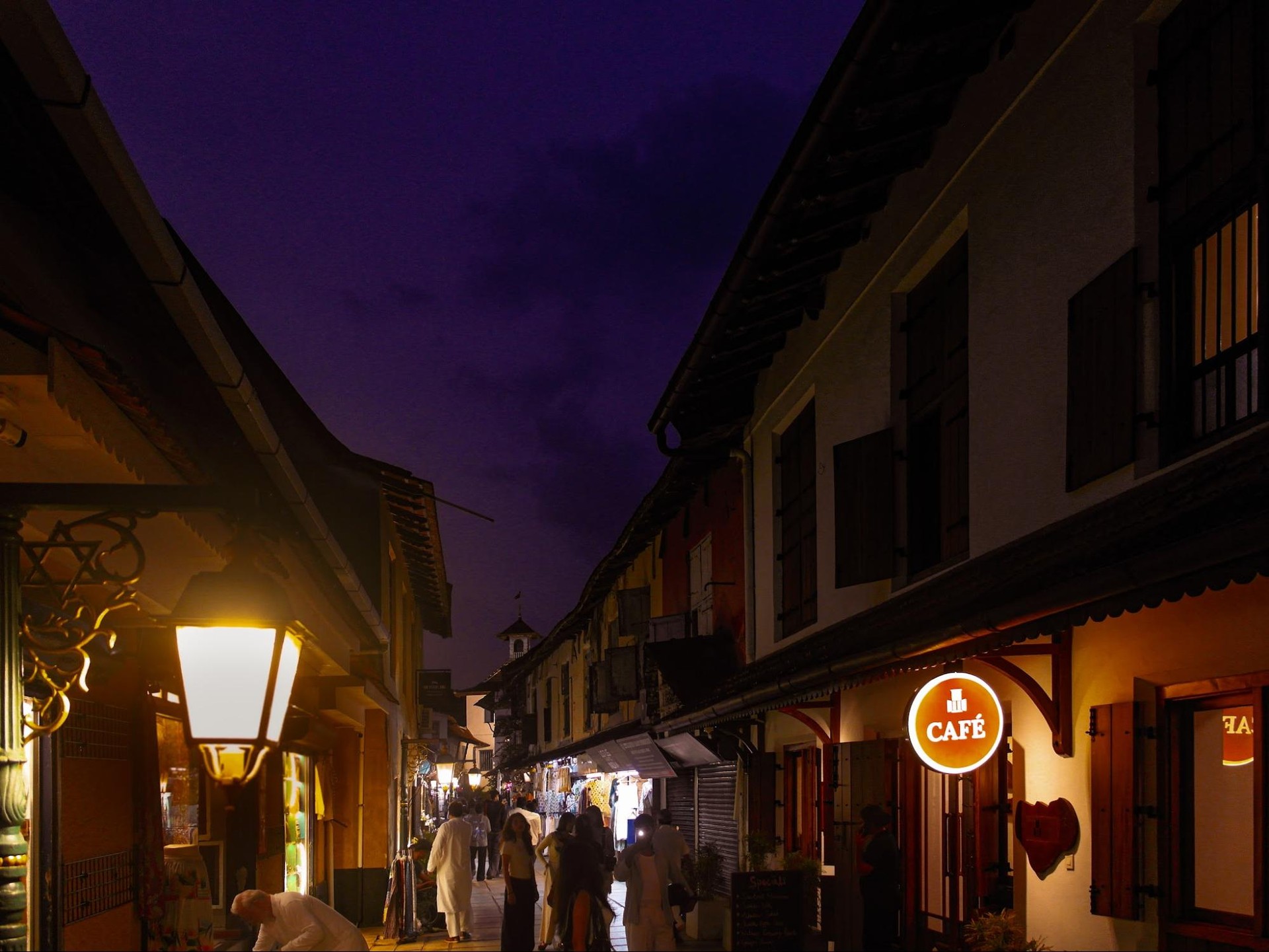 Nightlife at the port city Kochi