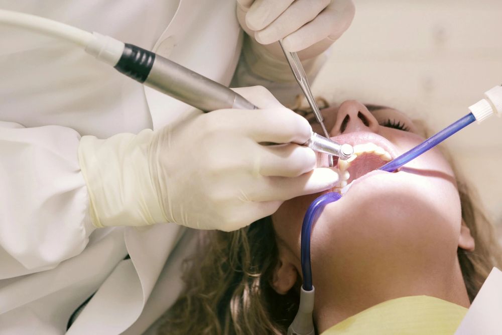 Oralchirurgie mit moderner Betäubung