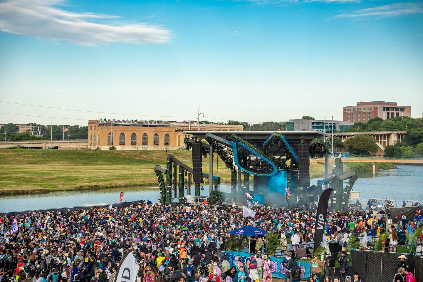 Is VIP or Ultra VIP Worth It at Ubbi Dubbi? | EDM Realm