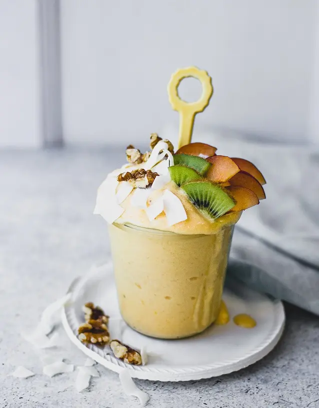 mango_madness_smoothie_bowl_fiona_tuck_b.jpg