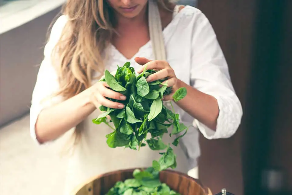 jess-tossing-salad1.jpg