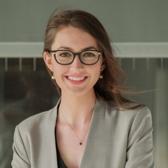 Headshot of Laura Chrobak