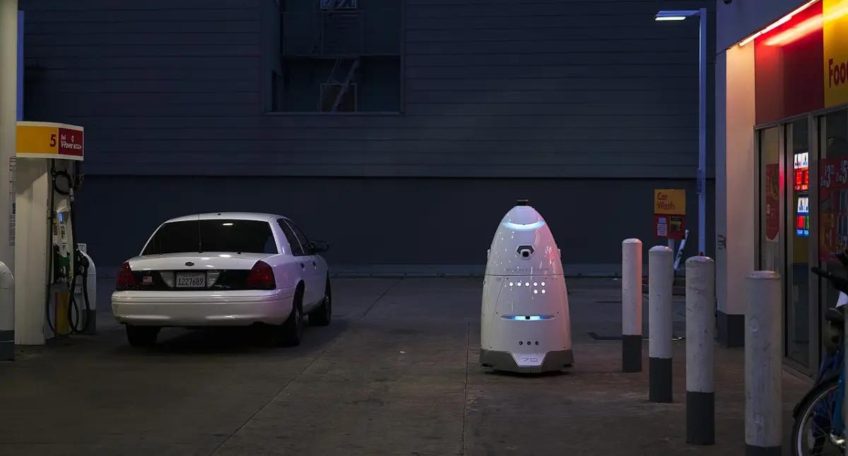 Unitree Go2 vs. Boston Dynamics Spot