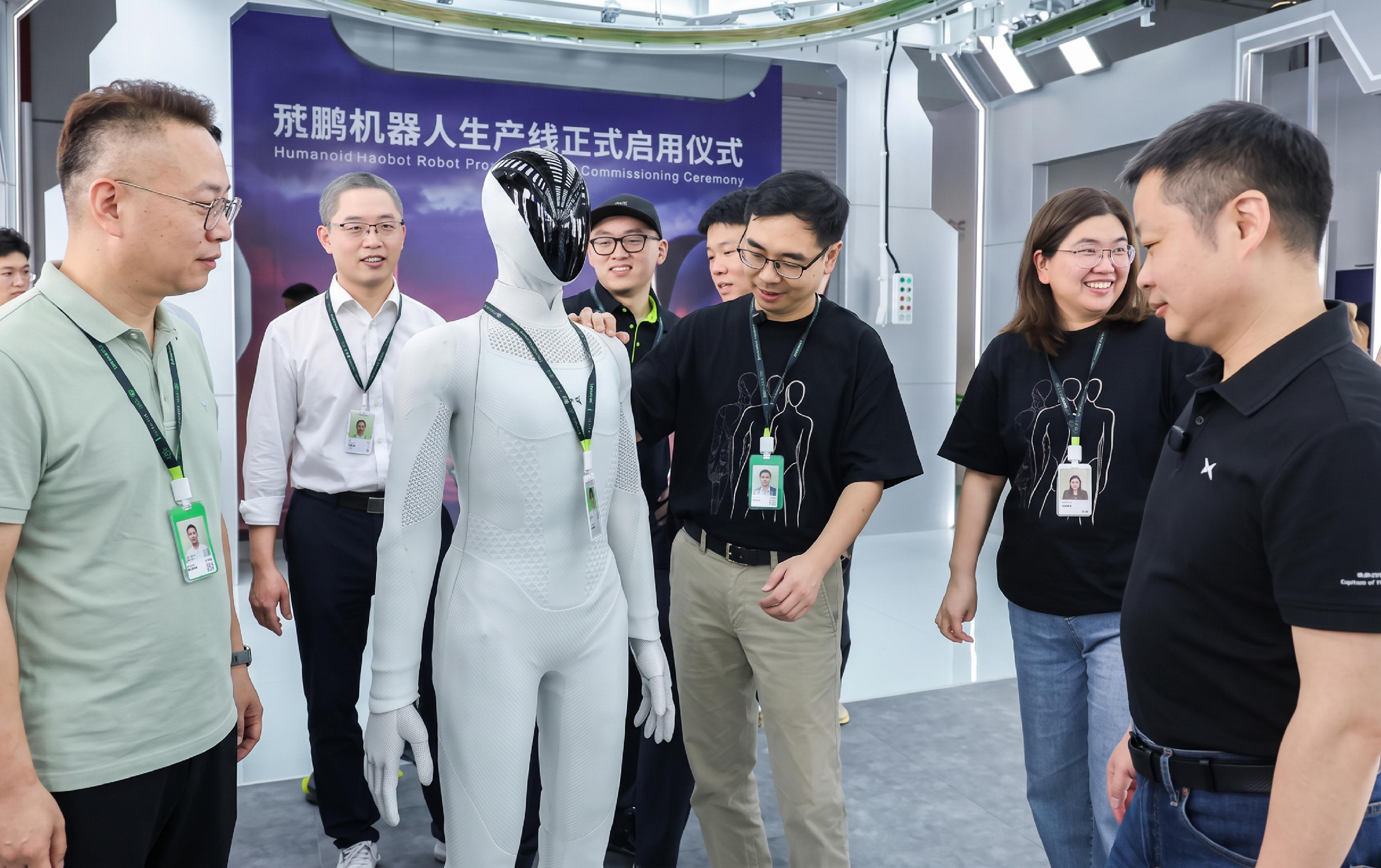 XPENG's IRON Humanoid Adapts to Changing Human Gestures in Real Time