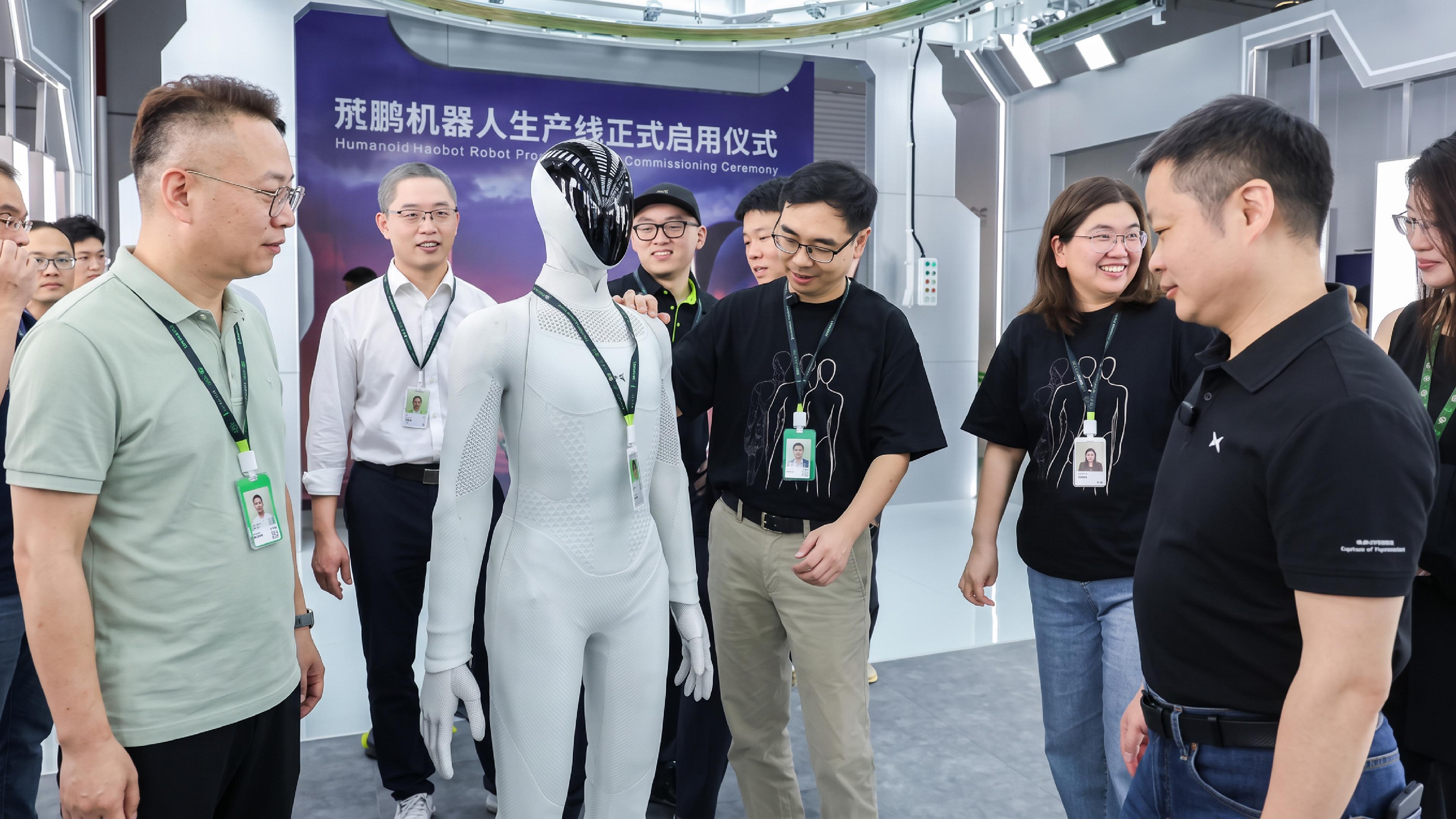 XPENG's IRON Humanoid Adapts to Changing Human Gestures in Real Time