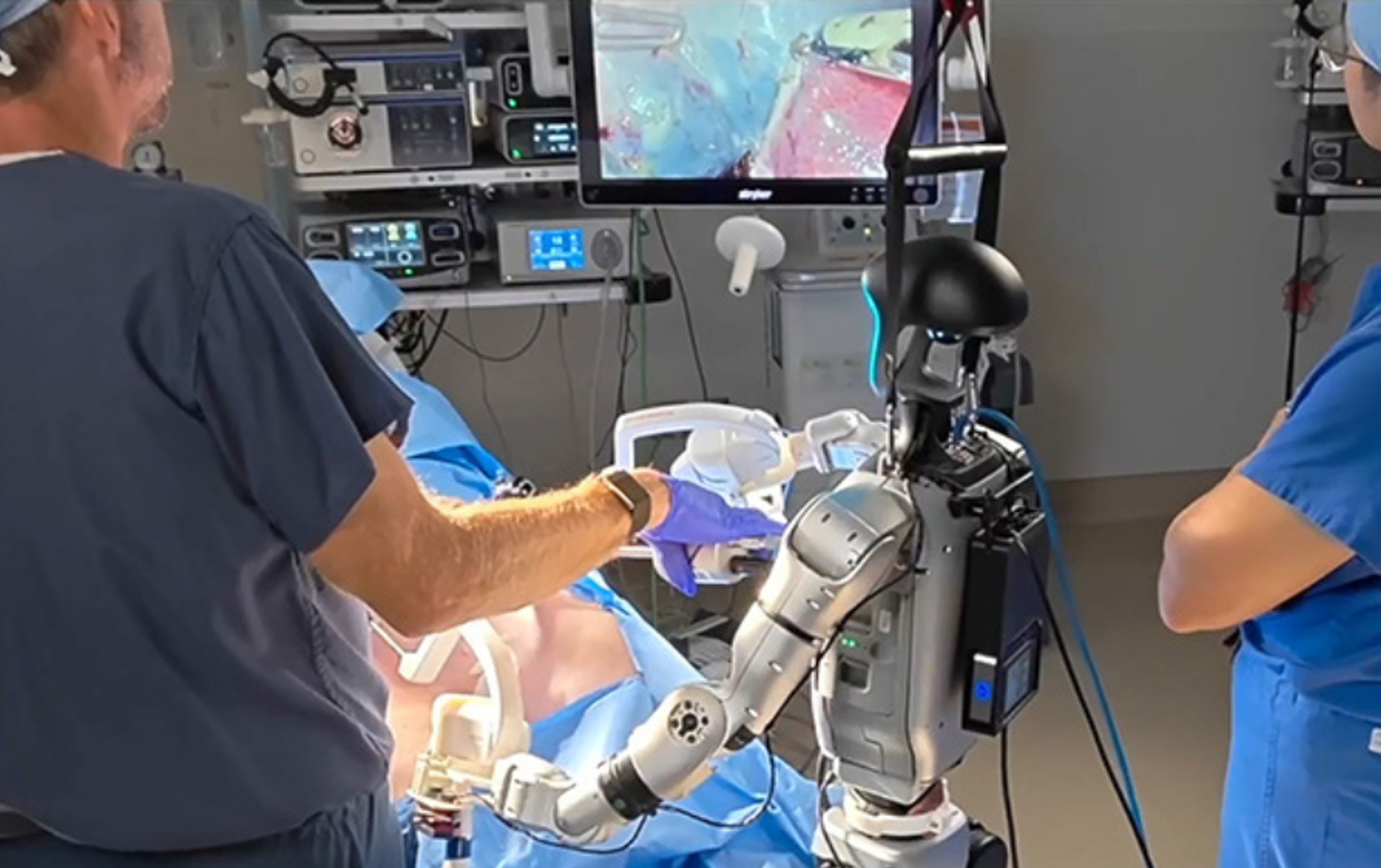 Surgeons Use Teleoperated Humanoid Robots to Perform Live Surgery