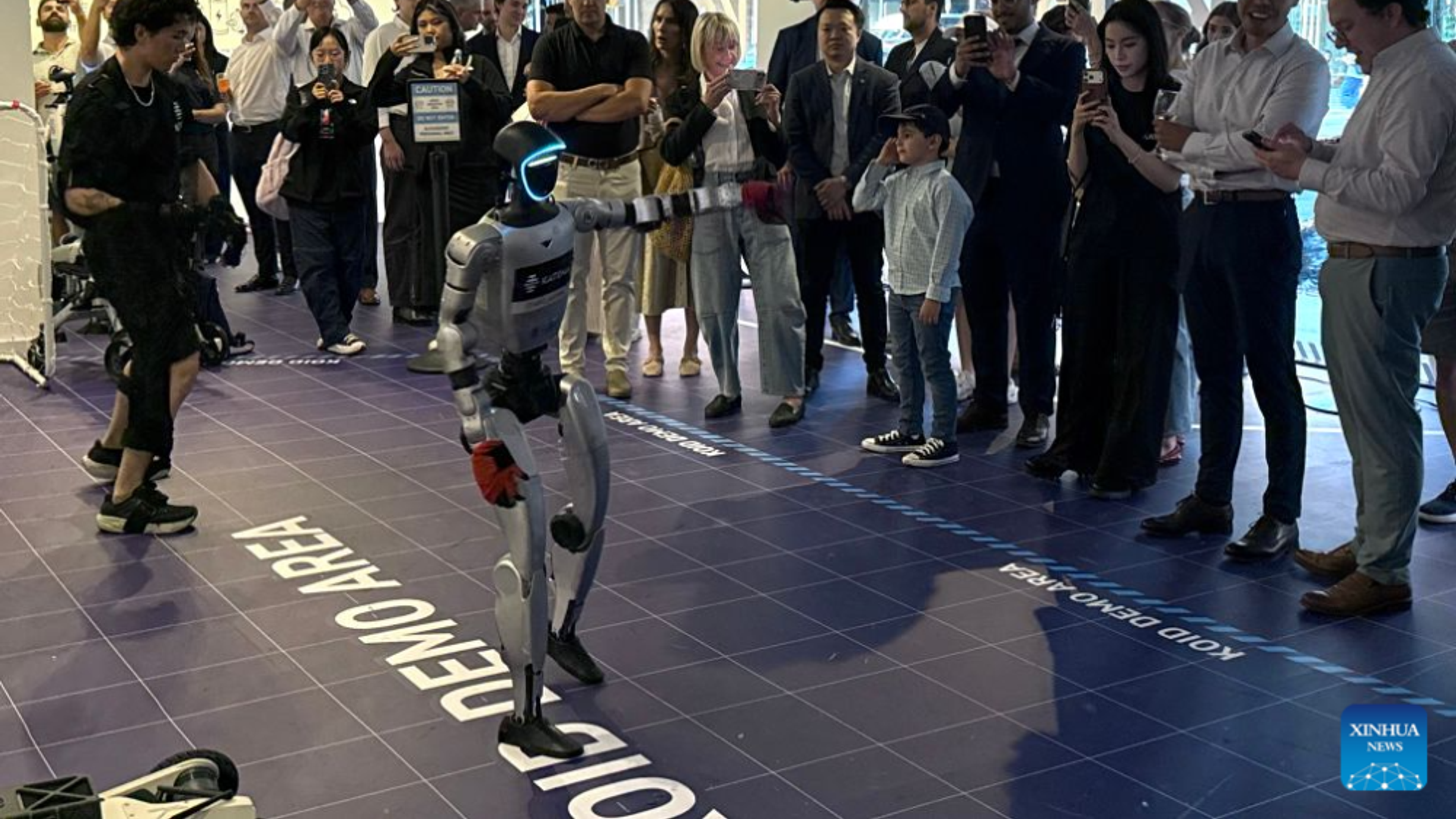 General-Purpose Robot Store Opens in New York Featuring Chinese Manufacturers
