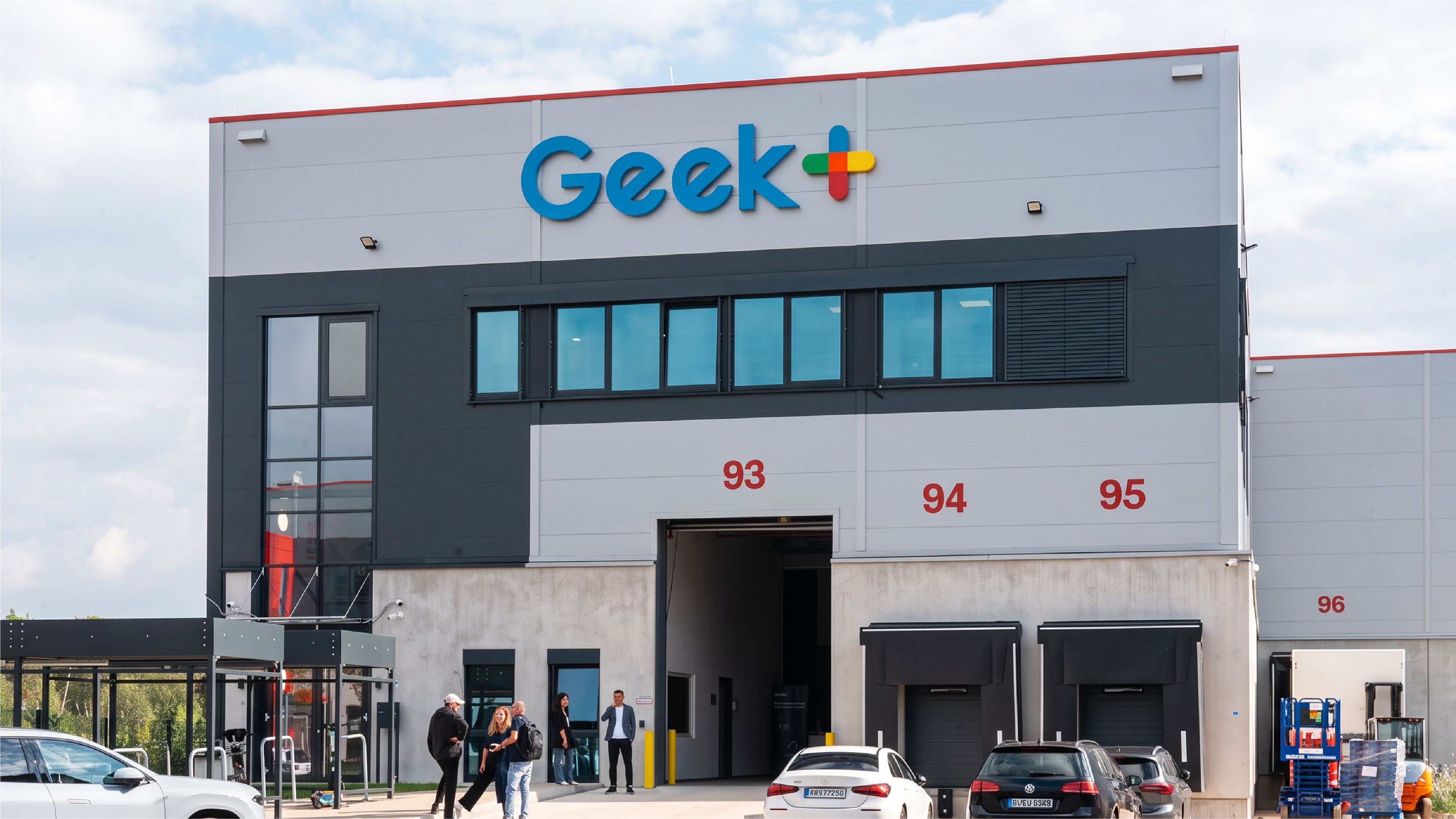 Geek+ Opens Düsseldorf Lab for Live Warehouse Robot Demonstrations