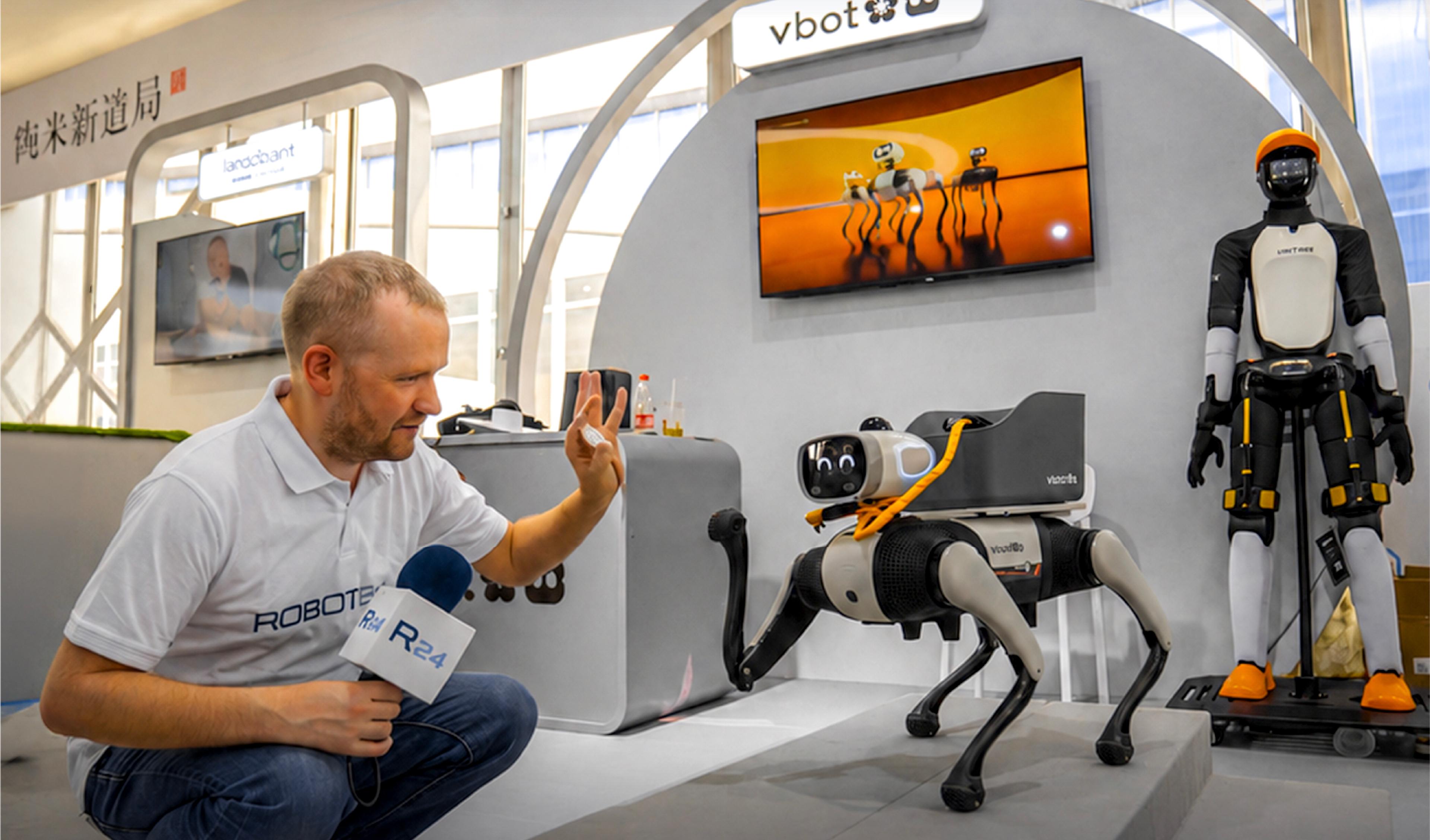 Big Head Bobo the smart robot dog