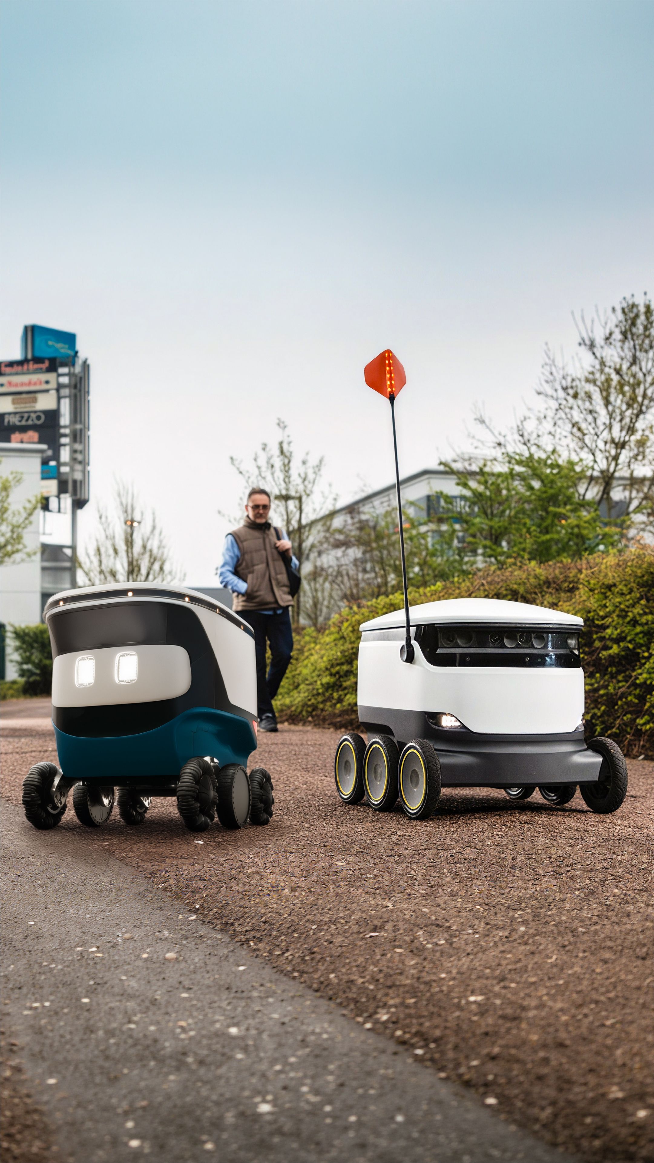 starship-delivery-robot-vs-cartken-courier