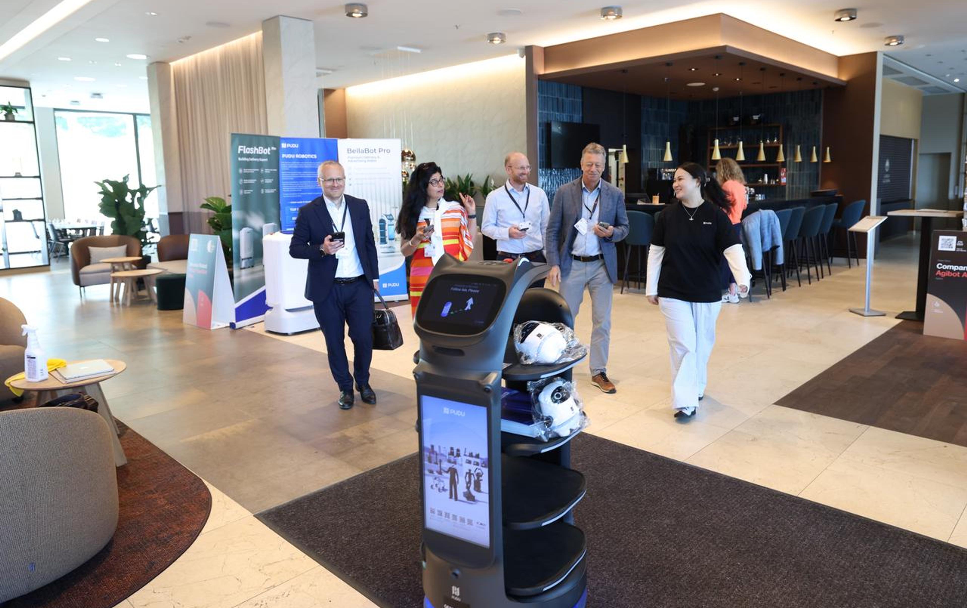 Robot Service in Action: Pudu’s BellaBot Serves Guests at Hilton Hotel Davos