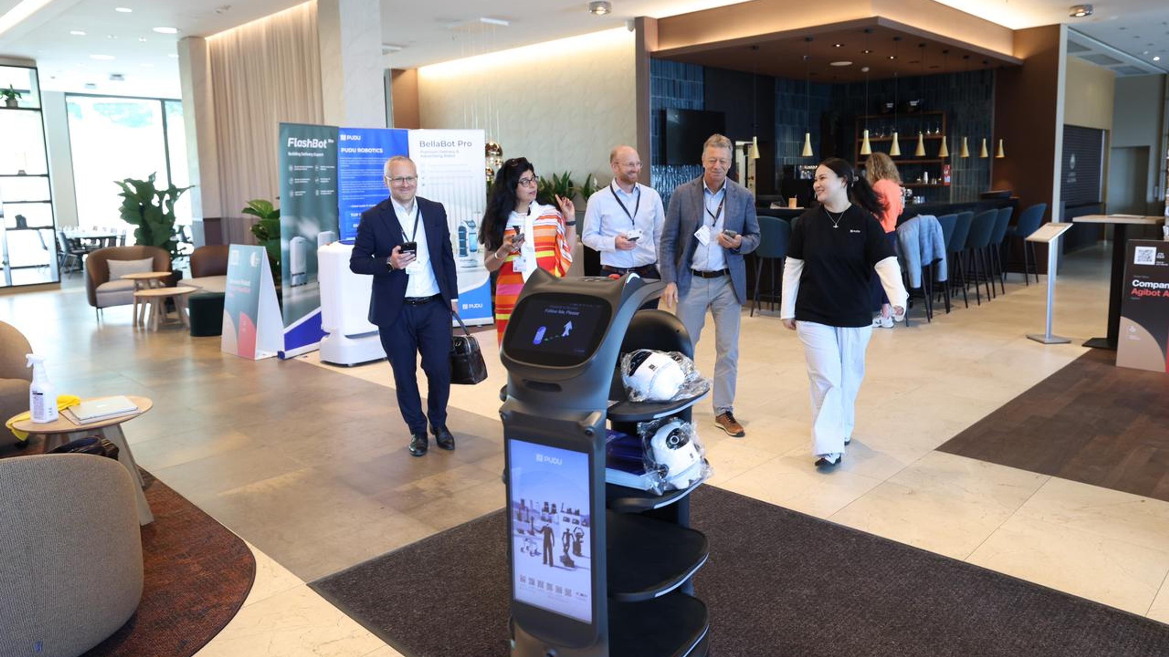Robot Service in Action: Pudu’s BellaBot Serves Guests at Hilton Hotel Davos